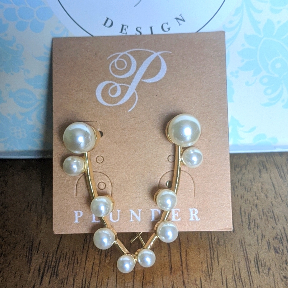 Plunder Pearl Earrings